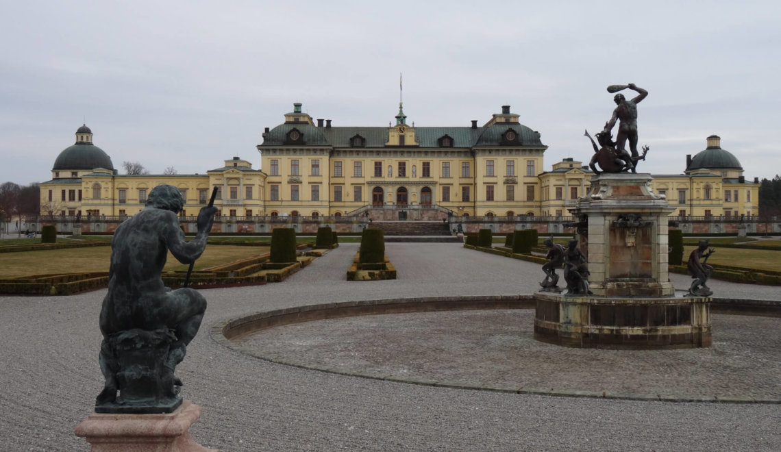 Paleis Drottningholm met Herculesfontein op de voorgrond