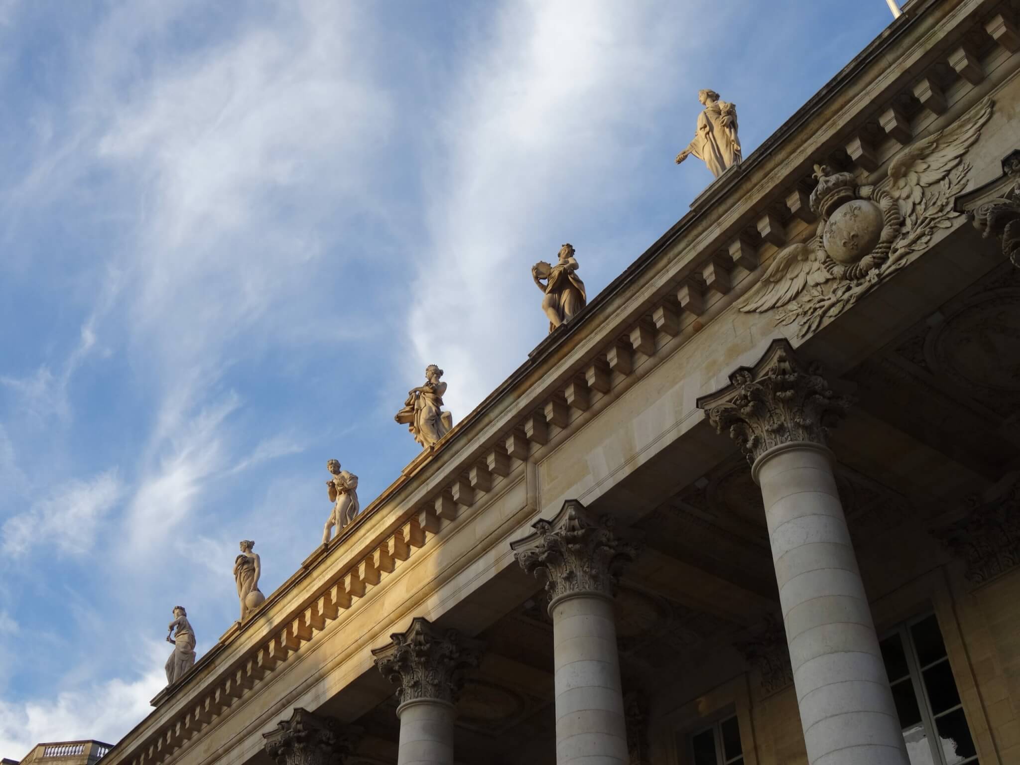 Muzen op het dak van Grand Theatre Bordeaux